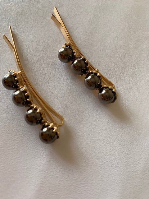 Hair clips set with black pearls KARINE salad-dressing